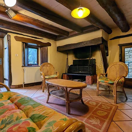 Familial Avec Grande Terrasse A Auzat, Proche Baignades Et Sites Historiques - Fr-1-582-183 *