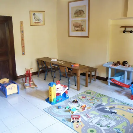 Familial Avec Grande Terrasse A Auzat, Proche Baignades Et Sites Historiques